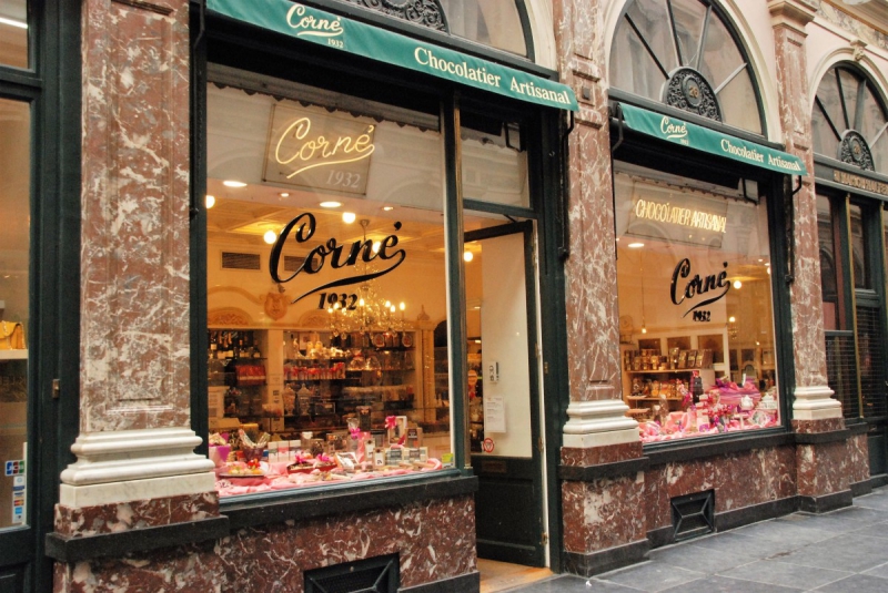 vente-ST LAURENT DU VAR-min_chocolate_chocolaterie_shop_luxury_chic_gallery_brussels_belgium-558146